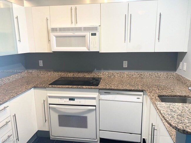 Primary Photo - 2 br, 2 bath Condo - 335 S Biscayne Blvd A...