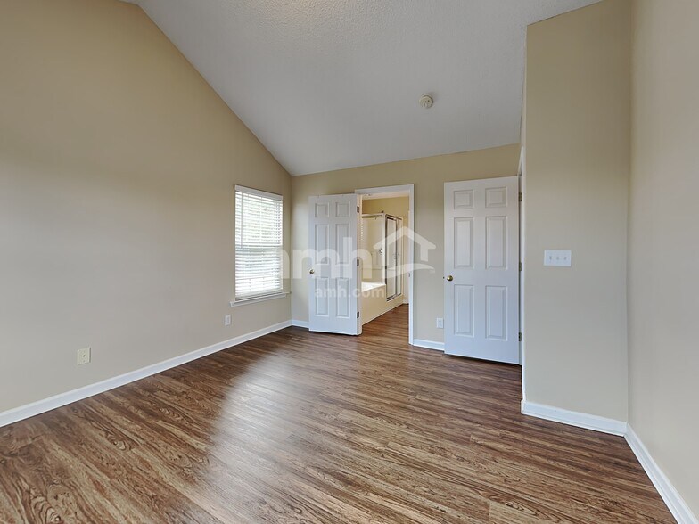 Building Photo - 18 N Orchard Farms Ave