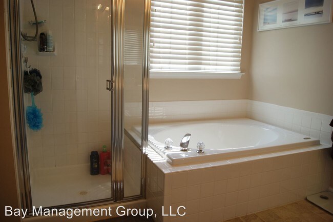 Building Photo - 9716 Morningview Cir