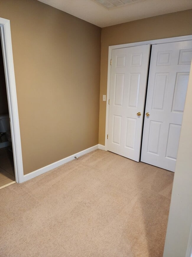 Building Photo - 122 Governors Blvd