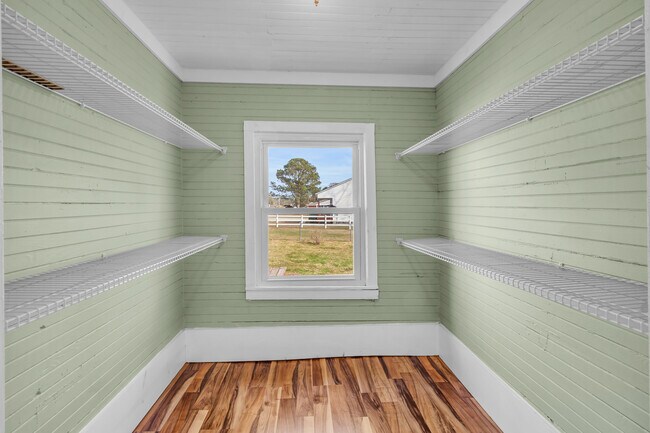 Building Photo - 801 NC-33