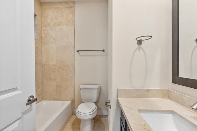 Building Photo - 5729 Larkin St