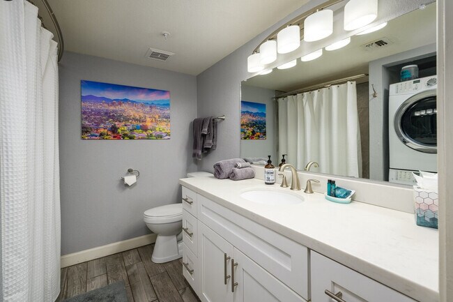 Building Photo - 9695 N 93rd Way