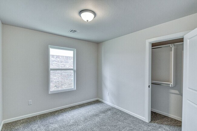 Building Photo - 932 Varenna Ct