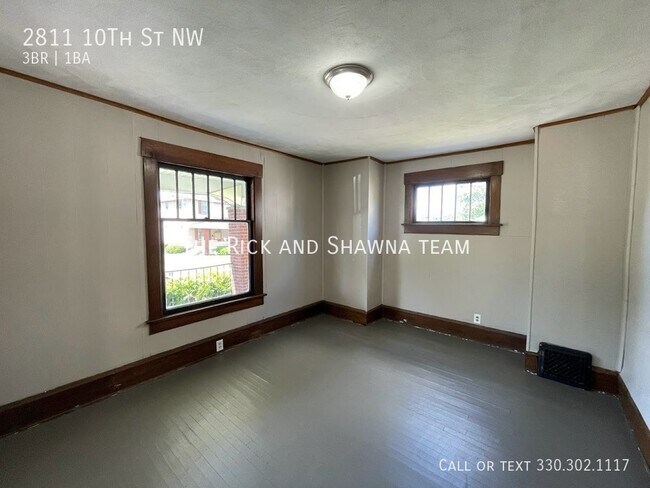 Building Photo - Three bedroom one bathroom home for rent