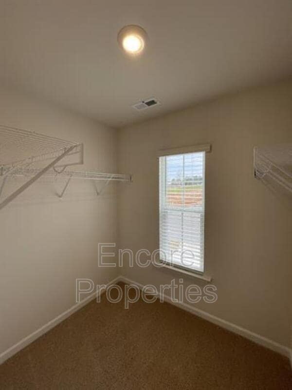 Building Photo - 347 David Hill Dr