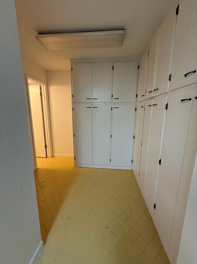 Building Photo - 2 Story Townhome on Golf Course