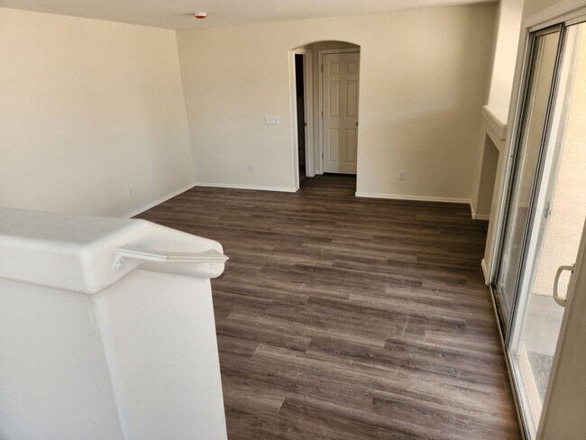 Building Photo - Sundance golf community home, 3 car garage, RV gate