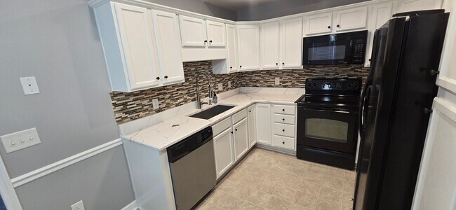 Building Photo - One Level Ranch