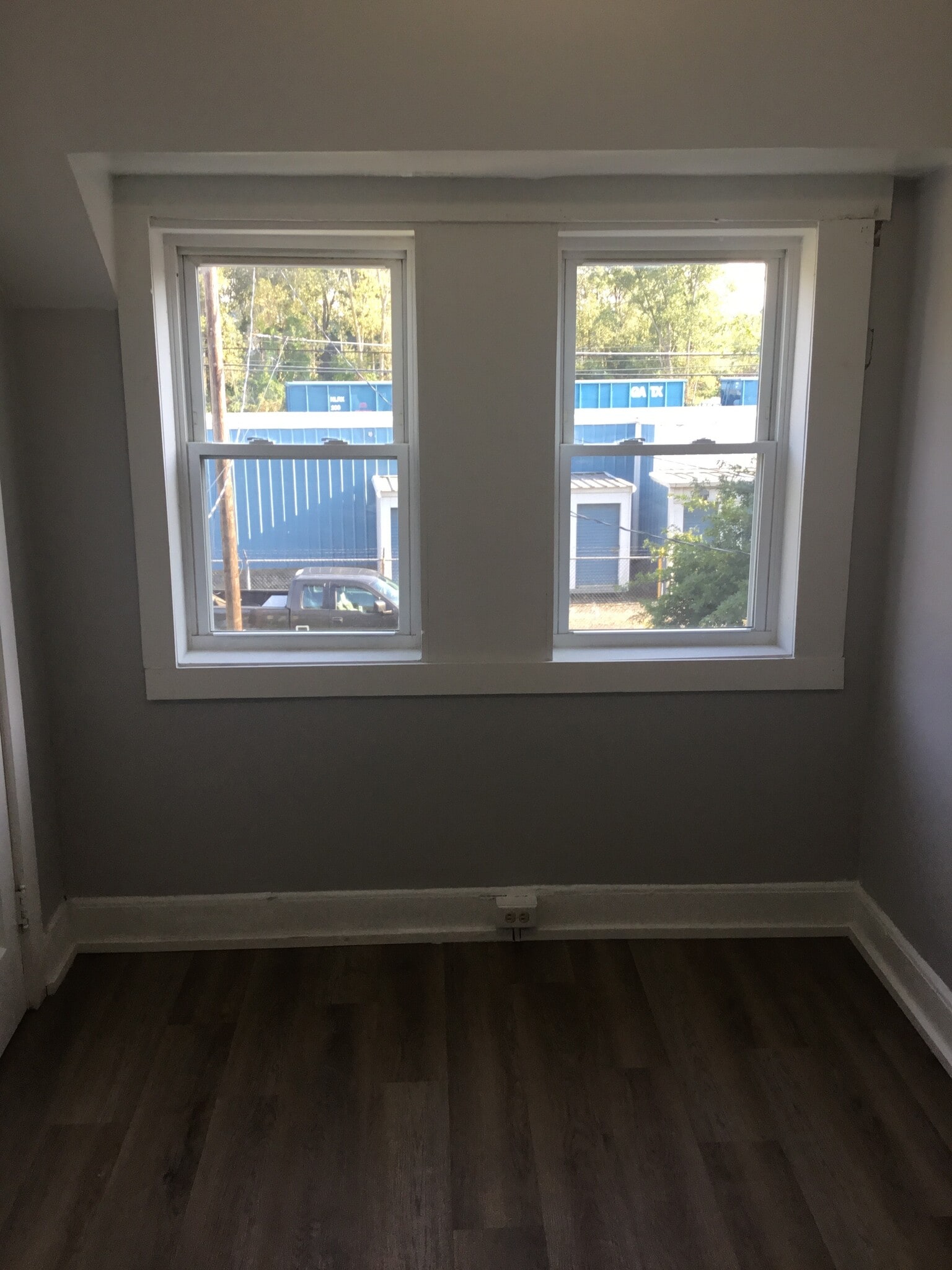 Building Photo - 1705 W 15th St