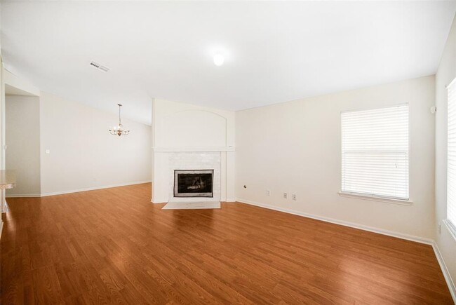 Building Photo - 315 Brushy Glen Dr