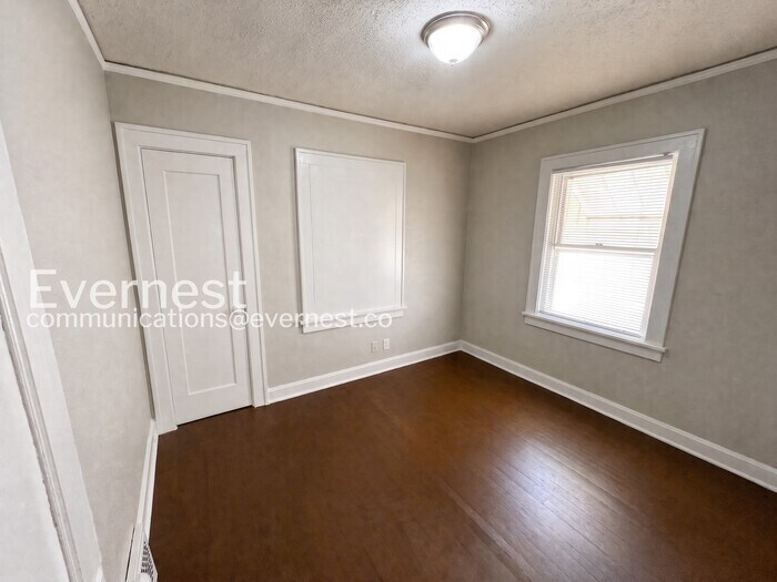 Building Photo - 6019 Park Ave