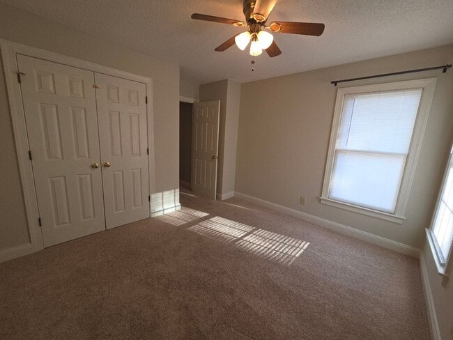 Building Photo - 234 N Marion Dr