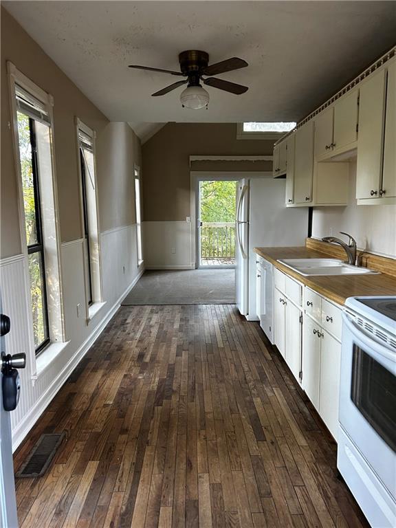 Building Photo - 3836 Clubhouse Dr