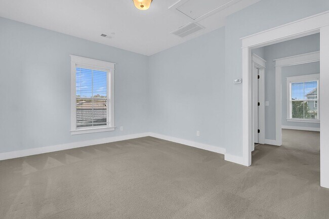 Building Photo - Gorgeous Carolina Park Home on a Corner Lot