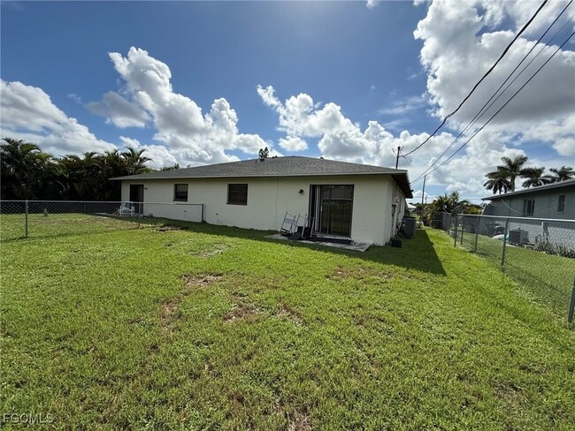 Building Photo - 1415 SE 23rd Pl