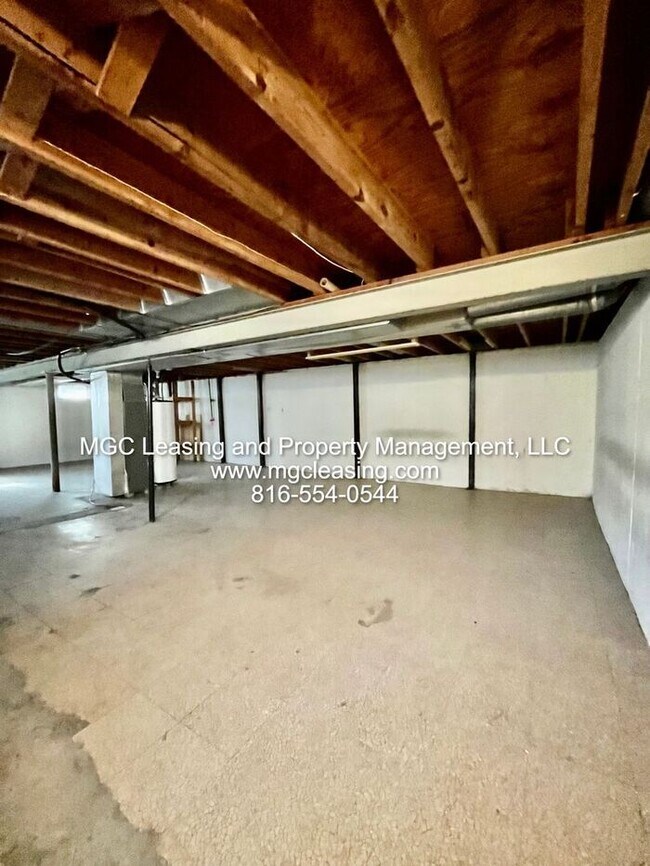 Building Photo - Leave Behind Apartment Living With This Ra...