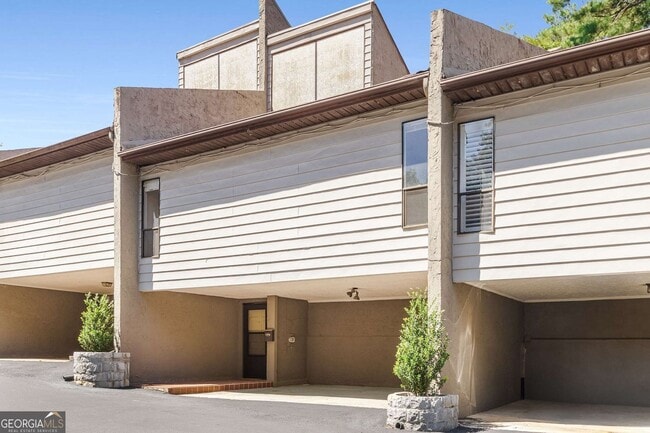 Building Photo - 510 E Ponce de Leon Ave