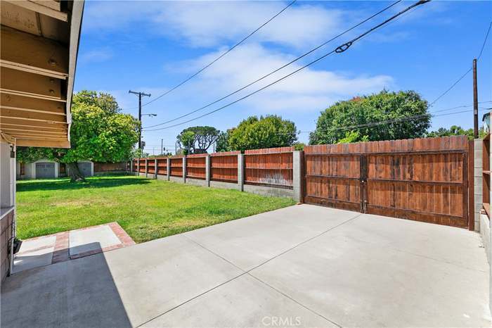 Building Photo - 6253 W 83rd Pl