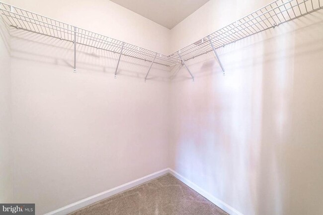 Building Photo - 705 River Mist Dr