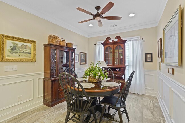 Building Photo - 10 Chicory Ct