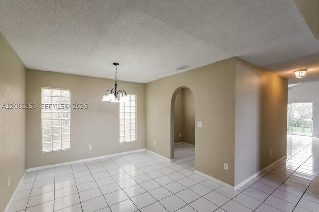 Building Photo - 1614 SW 158th Terrace