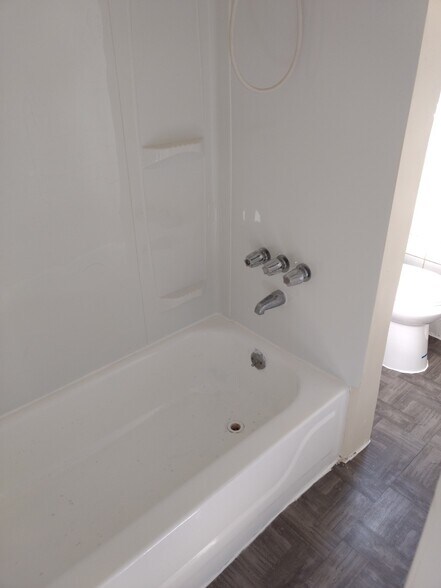 Building Photo - 117 Parker Ave