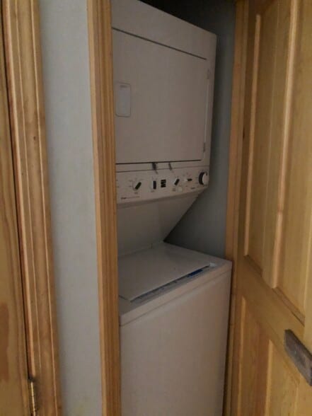 Building Photo - 10 Moreland St