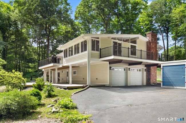 Building Photo - 17 Nutmeg Dr