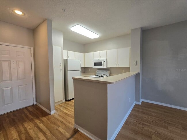 Building Photo - 1910 E Palm Ave