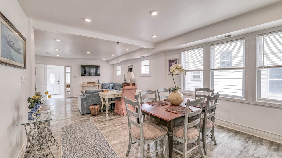 Building Photo - 14 N Vassar Sq