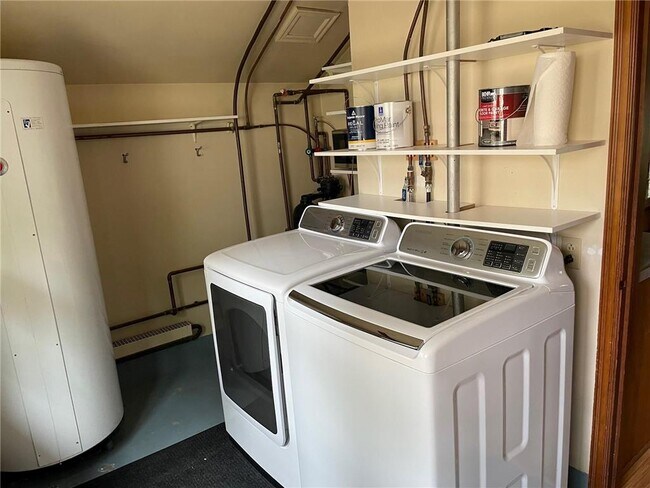 Building Photo - 330 Central Ave S