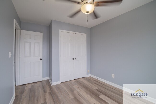 Building Photo - 113 Brightwater Dr