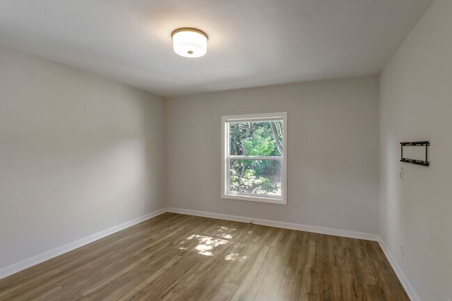 Building Photo - Los Altos 4-Bedroom with Fireplace, EV Hoo...