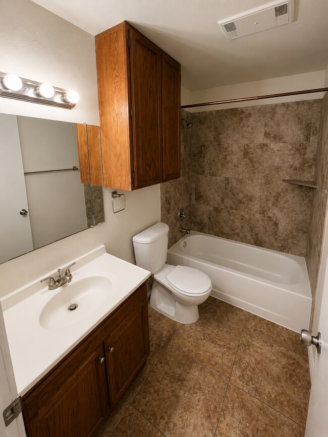 Building Photo - 1026 Fabulous Dr