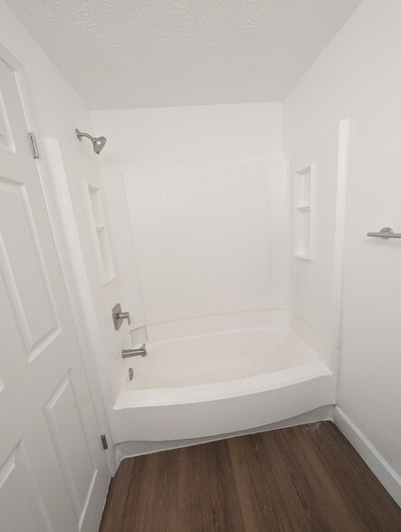 Second Bathroom - 19609 Gunners Branch Rd