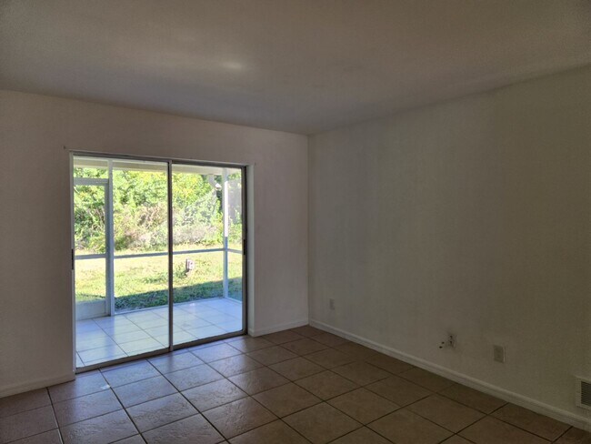 Building Photo - LO 4770-4772 Jordan Ave S