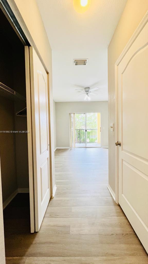 Building Photo - 124 SW Peacock Blvd