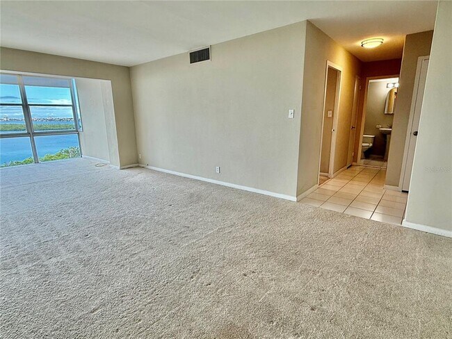 Building Photo - 7200 Sunshine Skyway Ln S