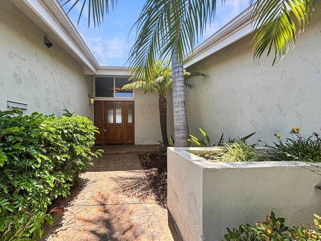 Building Photo - Gorgeous 3BD/2BA House in Pacific Beach W/...