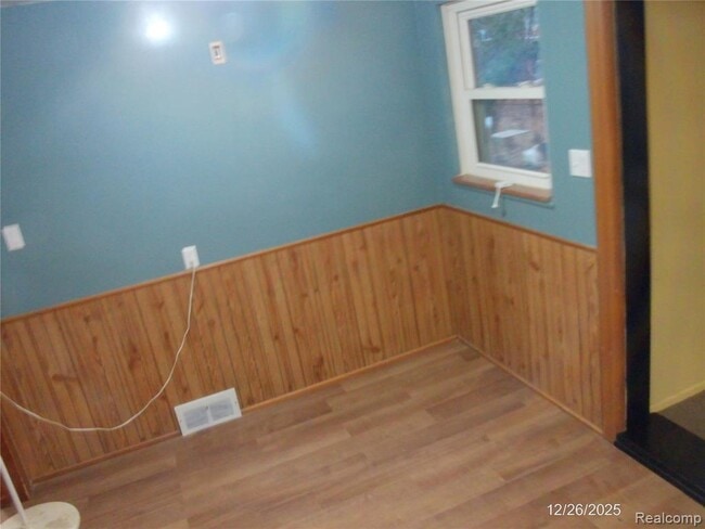 Building Photo - 4656 Toepfer Rd