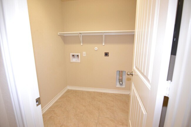 Building Photo - 15525 Gray Catbird