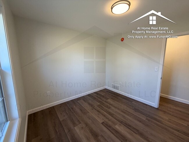 Building Photo - King Street 128-130 Duplex