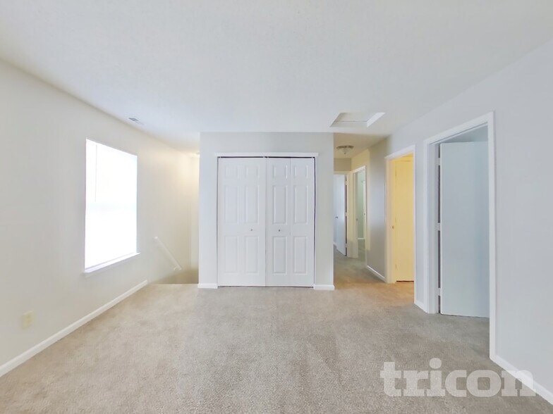 Building Photo - 5956 Portman Pl