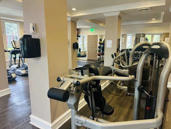 Building Photo - 533 NE 3rd Ave