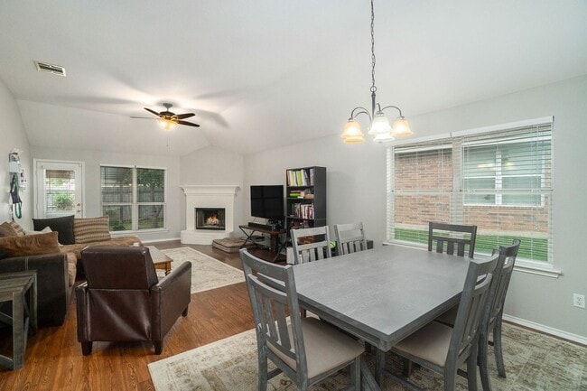 Building Photo - Beautifully Crafted 3-2-2 in Fort Worth!