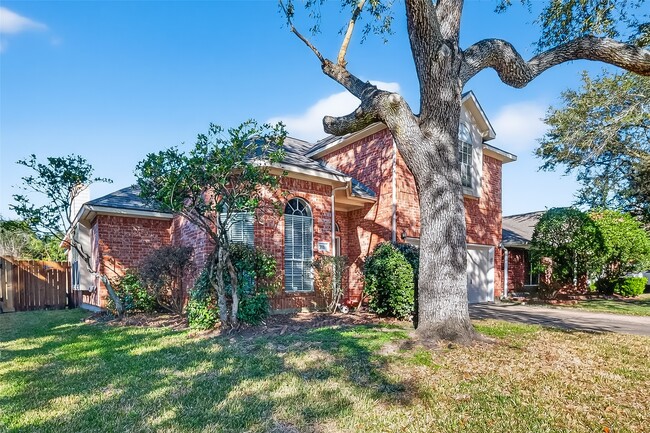 Building Photo - 910 Norfolk Dr