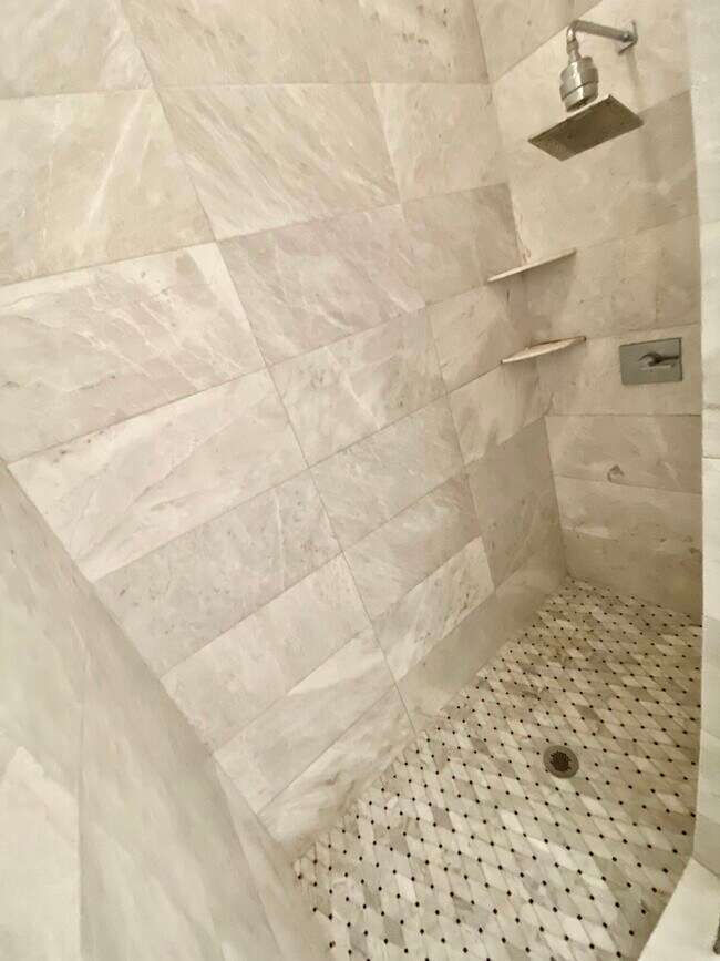 Building Photo - 850 Millbrae Ct