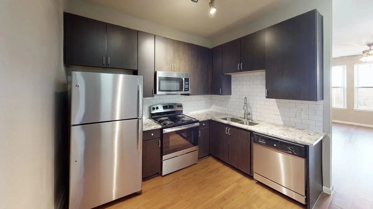 Building Photo - 305 River Fern Ave