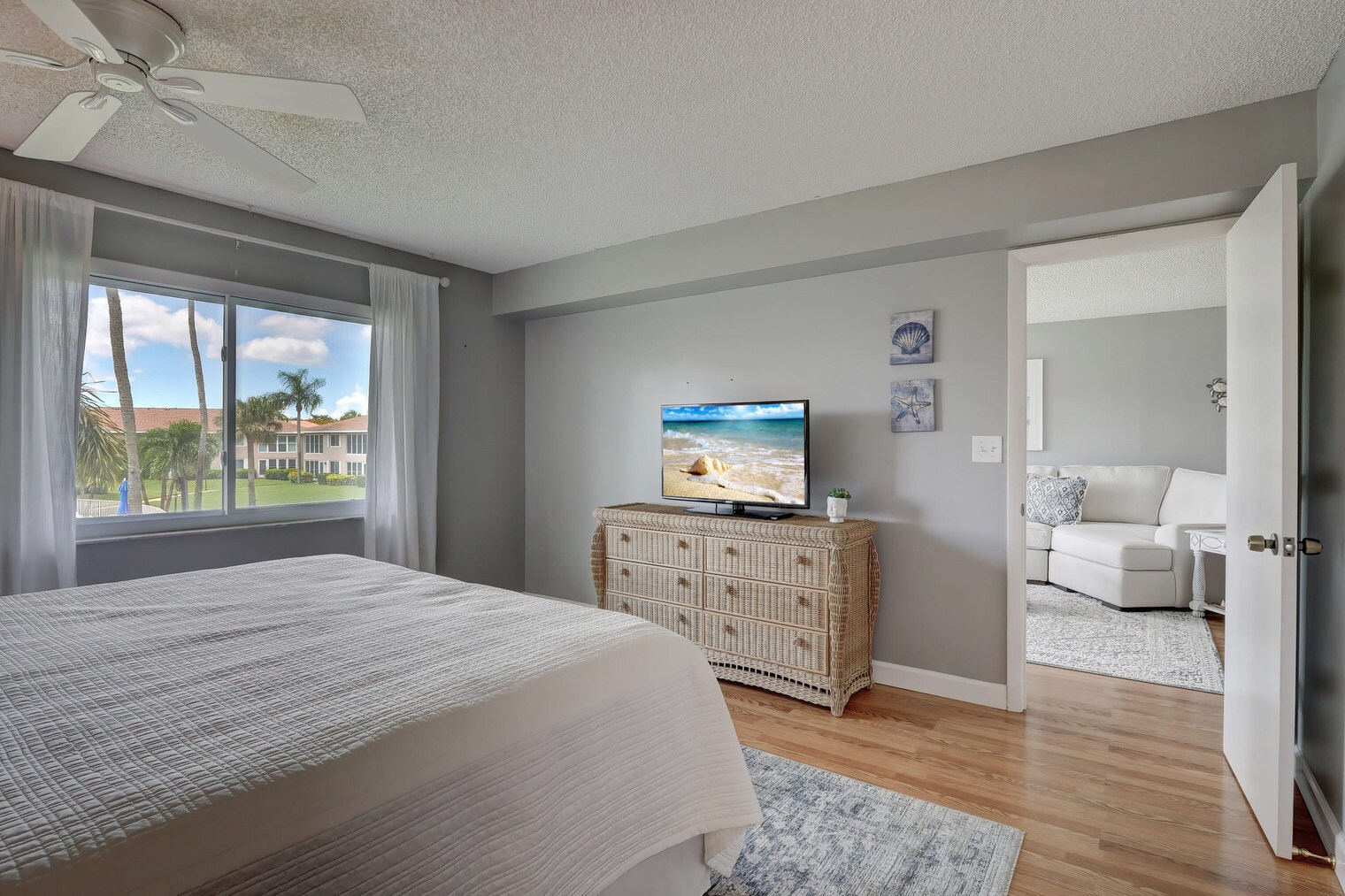 Building Photo - 154 Palm Dr